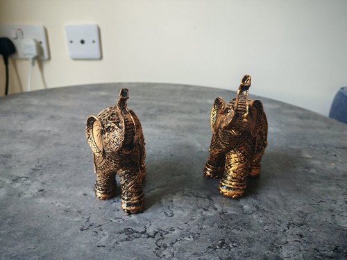 Gold elephant decorations - 2,