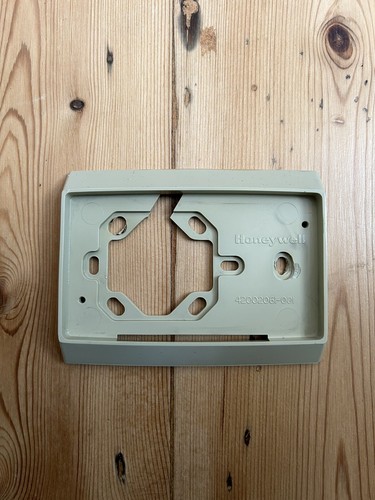 Vintage old honeywell room - old,