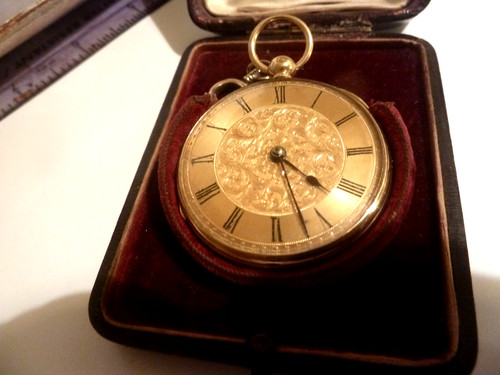 18k solid gold key wind - gold,