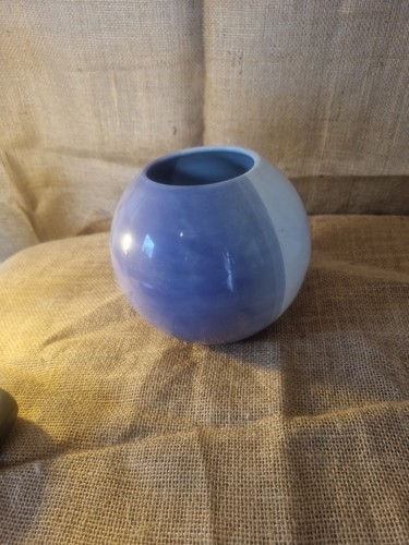 Modern globe shaped - shaped, ceramic