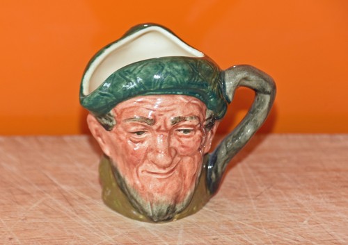 Royal doulton small auld mac - doulton,