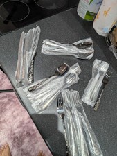 GORGOEUS GOTHIC 16 PIECE STAINLESS STEEL CUTLERY SET, BNIB, FREE UK POST (TM46)