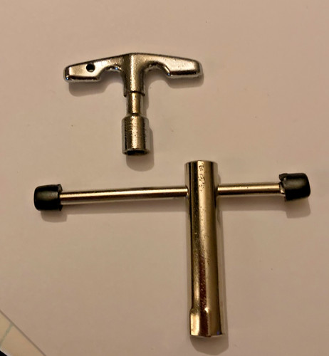 Pair drum keys hexagon - t, bar