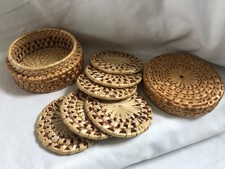 VINTAGE Set of 6 Beige Round Woven Wicker Straw Coasters in Storage Box