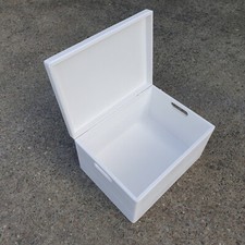 LARGE WOODEN BOX / TOY BOX