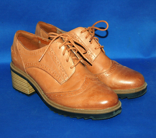 Comfortable pair clarks - a,