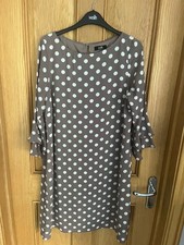 Wallis Dress in Mink/White