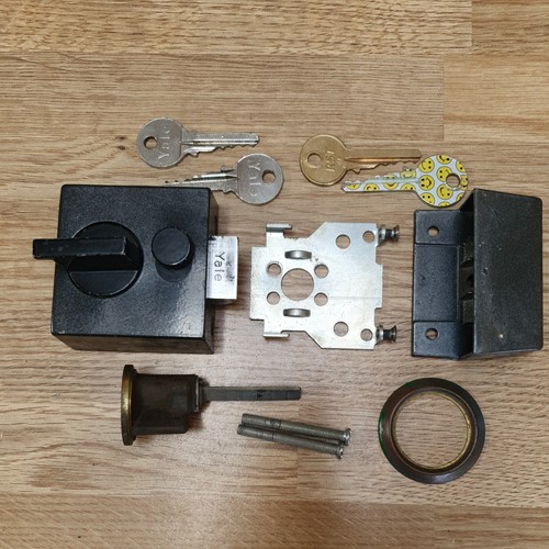 Yale deadlocking nightlatch - deadlocking, 80