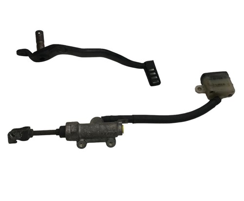 Rear brake master - master, cylinder