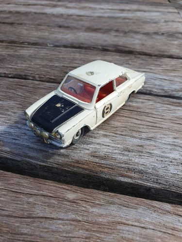 Dinky toys ford cortina - dinky,