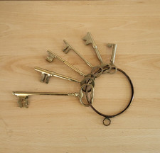 Vintage Home Decor Set of 6 Large Brass Skeleton Keys