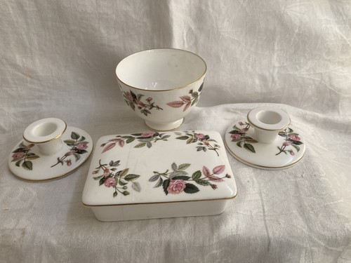 Four wedgwood hathaway - wedgwood, 'hathaway