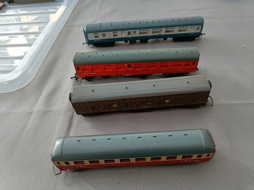 Gauge coach van job - &, lot