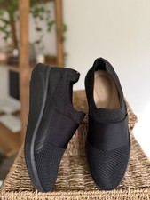Clarks Un Rio Black Slip on