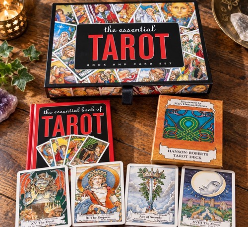 The essential tarot book - the,