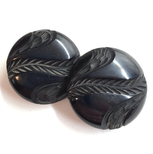Large chunky carved black - chunky,
