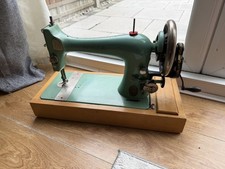 Singer model 66 Sewing Machine