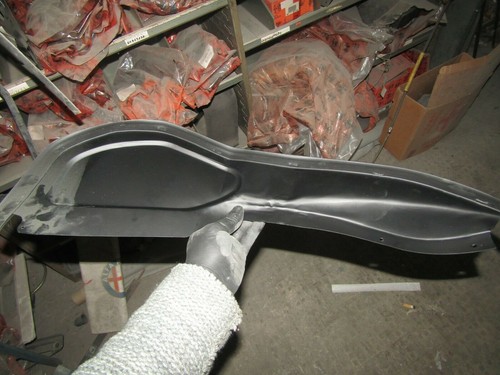 Front wheel arch right door - front,