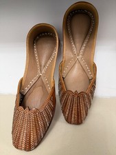 Punjabi Jutti/T brown |