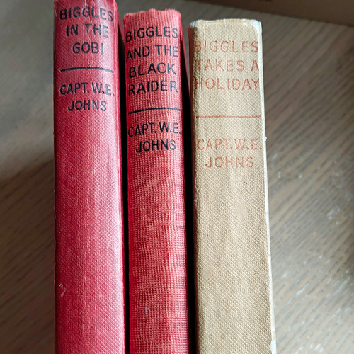 Captain johns biggles 3 - e.,