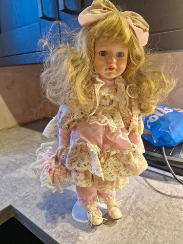Porcelain girl dolls - porcelain, blonde
