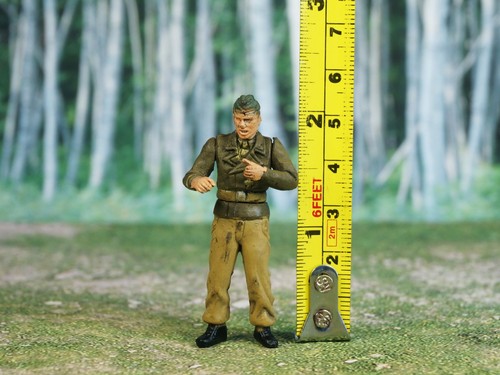 Soldier figure ww2 - 1:32,