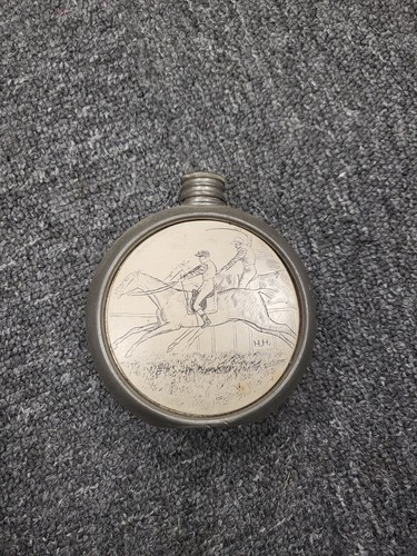 Old horse racing whiskey - horse,