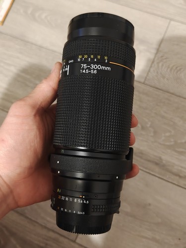 Nikon nikkor 300mm 5 - 75-300mm, f4.5-5.6