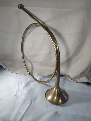 Brass french horn faux - brass,