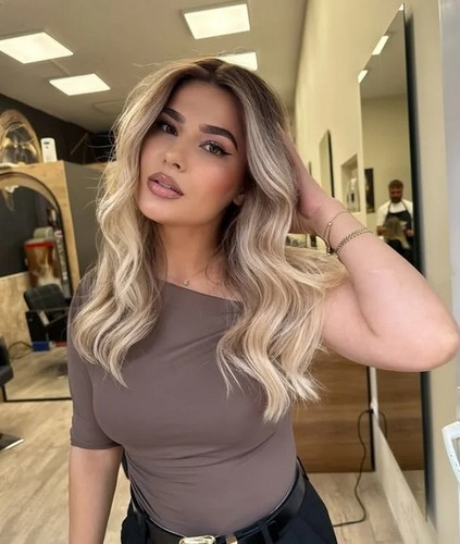 Blonde wigs with brown - blonde,