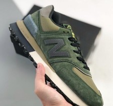 Men's and Women's Shoes, Board