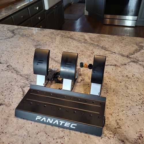 Fanatec csl pedals with load - with,