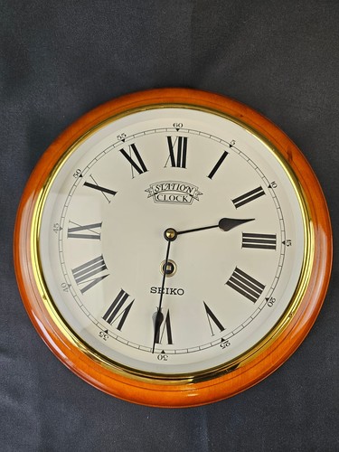 Vintage seiko qxa143b - seiko, wooden