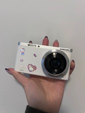 Samsung NX Mini 20.5MP Flip Screen Digital Camera Kit with NX-M 9mm Lens White