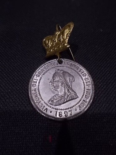 Victorian medal with queen - victorian,