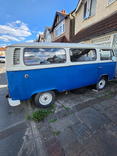 Volkswagen bay window - t2,