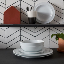 16 Piece - White by Denby Porcelain Dinnerware Set Plates Bowls Dishwasher Safe