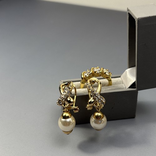 Vintage gold tone - vintage, gold-tone
