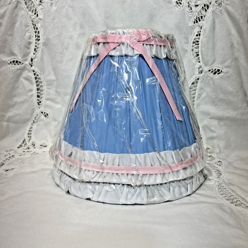 Vtg blue pleated lamp - 2,