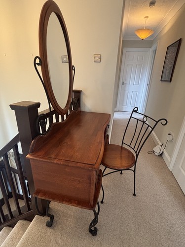 Lovely dressing table - lovely, and