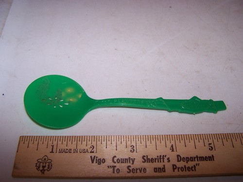 Vintage peanut pierced - mr,