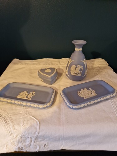 Wedgewood blue jasperware - blue,