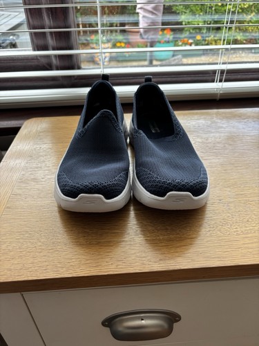 Skechers walk trainers size - go,
