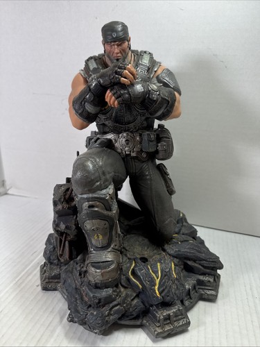 Gears war marcus fenix - war, 3