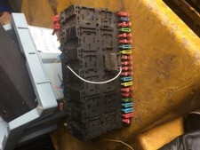 VW T4 TRANSPORTER 1990 - 2003 2.4 DIESEL FUSE BOX 357937039