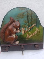Country Corner Vintage Wall Sign Wood Squirrel WELCOME FRIENDS Coat Rack 3D sign