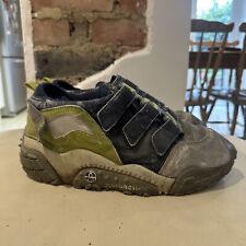 Acupuncture Trainers size 9 classic 2001 !! 