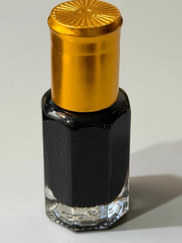 Black musk perfume - ,
