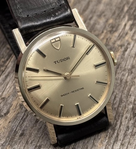Beautiful tudor 9ct gold - beautiful,