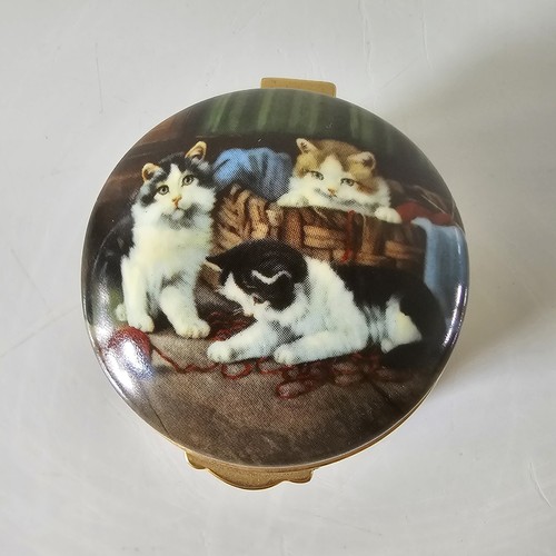 Falcon hinged porcelain - falcon,